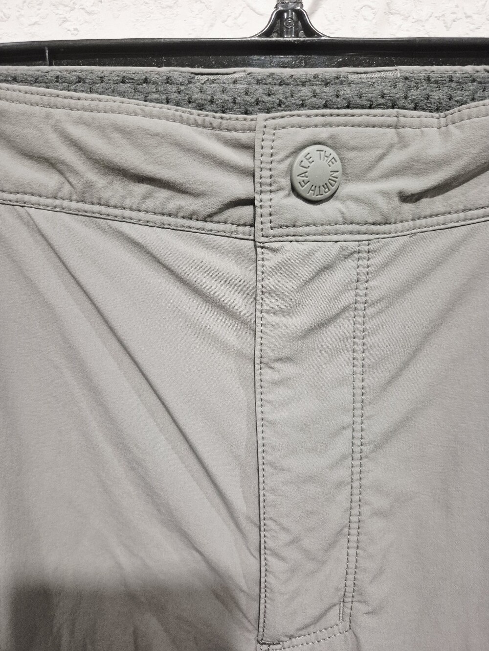 The North Face Men's Wander Light Gray Athletic Shorts - Picture 2 of 7